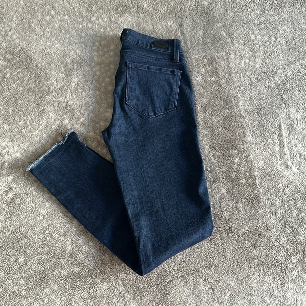 PAIGE JEANS. Verdugo Ankle Jeans. Size 26.
